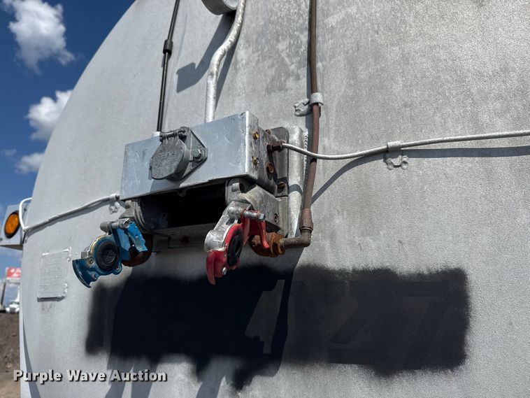 image for item NU9551 1965 Trail Master pneumatic dry bulk trailer