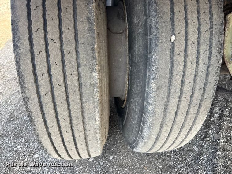 image for item NU9551 1965 Trail Master pneumatic dry bulk trailer