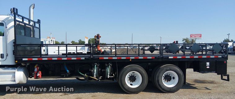 image for item NU9728 2008 Peterbilt 340 flatbed truck