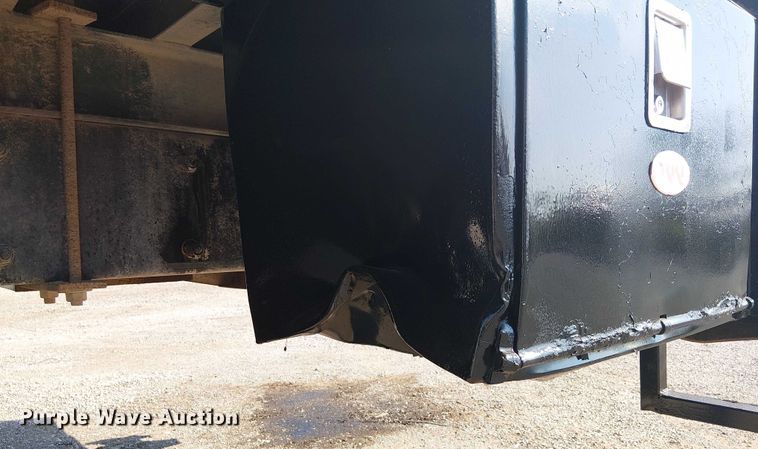 image for item NU9728 2008 Peterbilt 340 flatbed truck