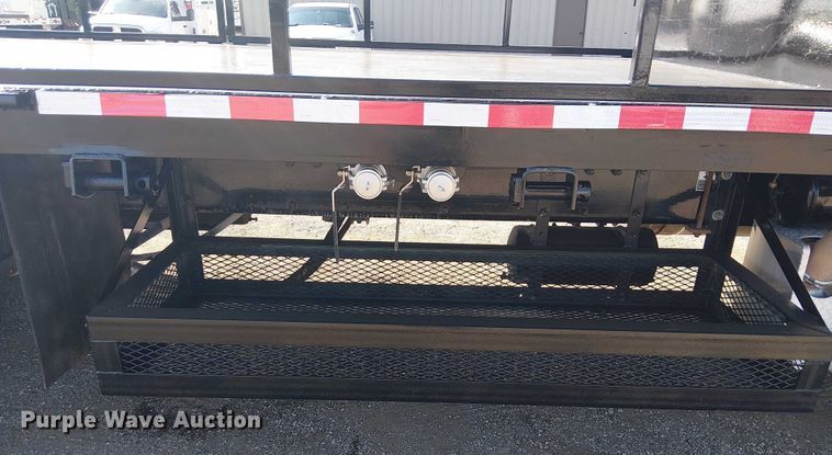 image for item NU9728 2008 Peterbilt 340 flatbed truck