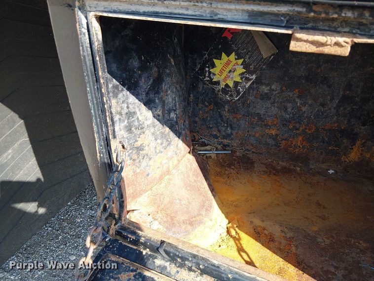 image for item NU9728 2008 Peterbilt 340 flatbed truck