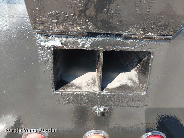 image for item NU9728 2008 Peterbilt 340 flatbed truck