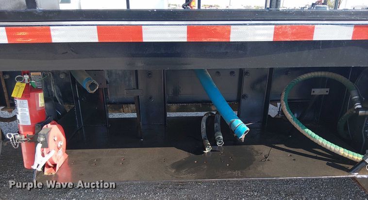 image for item NU9728 2008 Peterbilt 340 flatbed truck