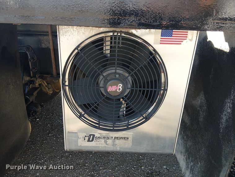 image for item NU9728 2008 Peterbilt 340 flatbed truck