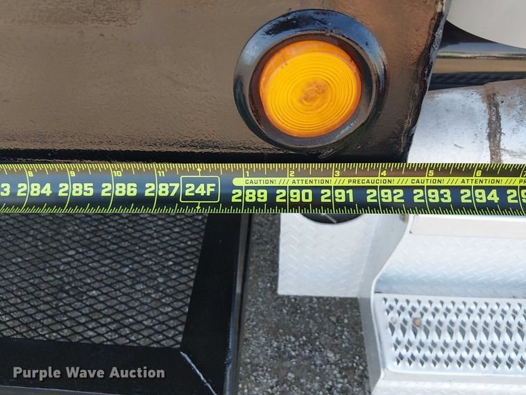 image for item NU9728 2008 Peterbilt 340 flatbed truck