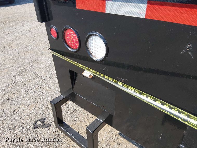 image for item NU9728 2008 Peterbilt 340 flatbed truck