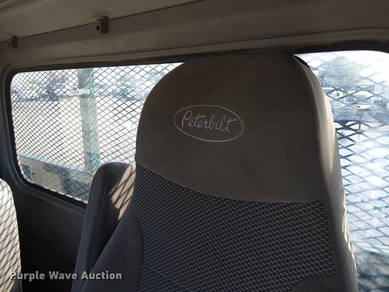 image for item NU9728 2008 Peterbilt 340 flatbed truck