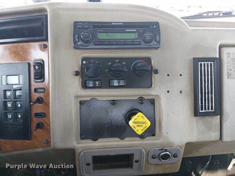 image for item NU9728 2008 Peterbilt 340 flatbed truck