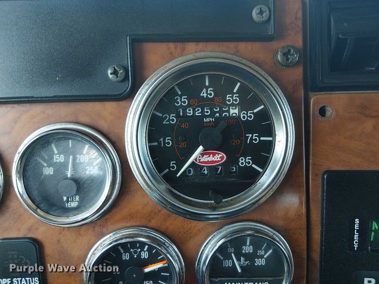 image for item NU9728 2008 Peterbilt 340 flatbed truck