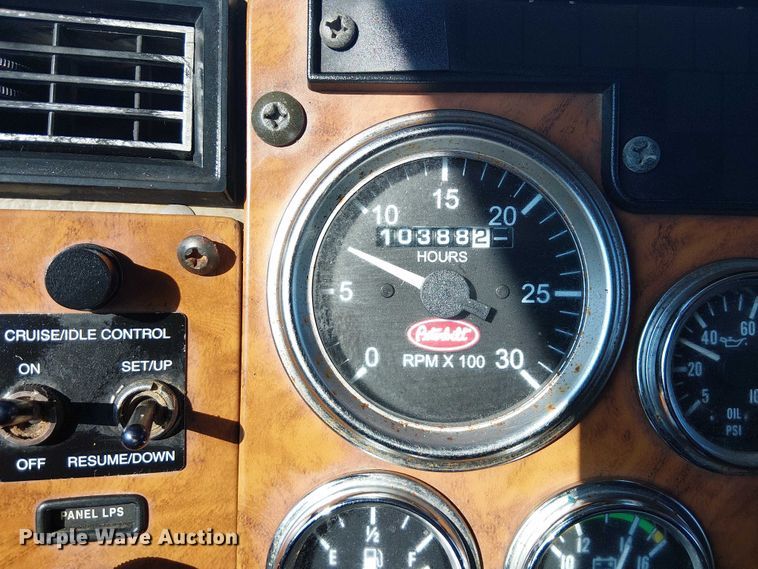 image for item NU9728 2008 Peterbilt 340 flatbed truck