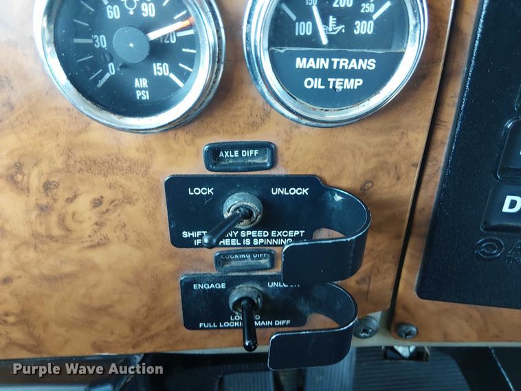 image for item NU9728 2008 Peterbilt 340 flatbed truck