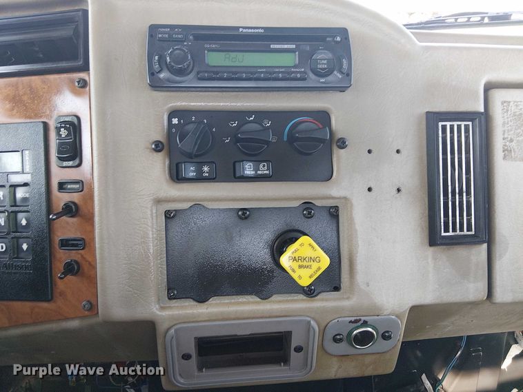 image for item NU9728 2008 Peterbilt 340 flatbed truck