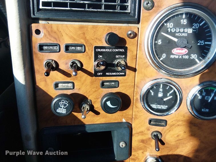 image for item NU9728 2008 Peterbilt 340 flatbed truck