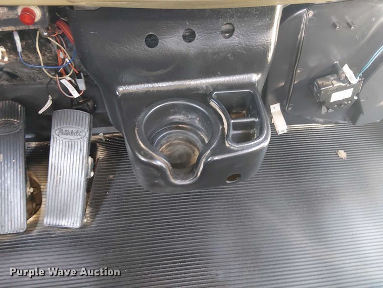 image for item NU9728 2008 Peterbilt 340 flatbed truck