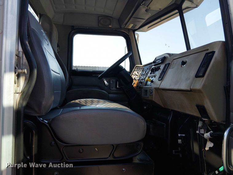 image for item NU9728 2008 Peterbilt 340 flatbed truck