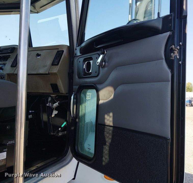 image for item NU9728 2008 Peterbilt 340 flatbed truck