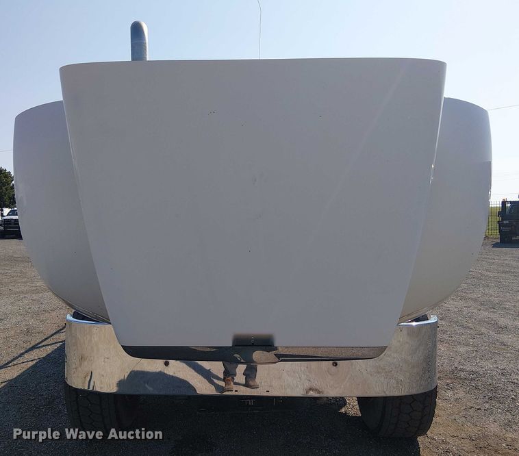 image for item NU9728 2008 Peterbilt 340 flatbed truck