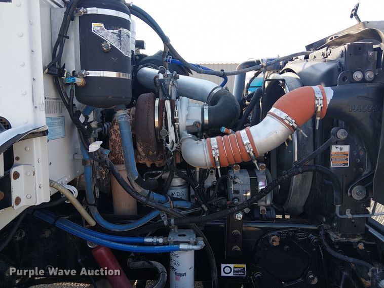 image for item NU9728 2008 Peterbilt 340 flatbed truck