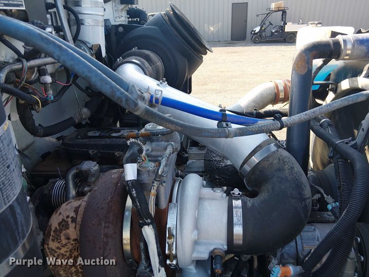 image for item NU9728 2008 Peterbilt 340 flatbed truck