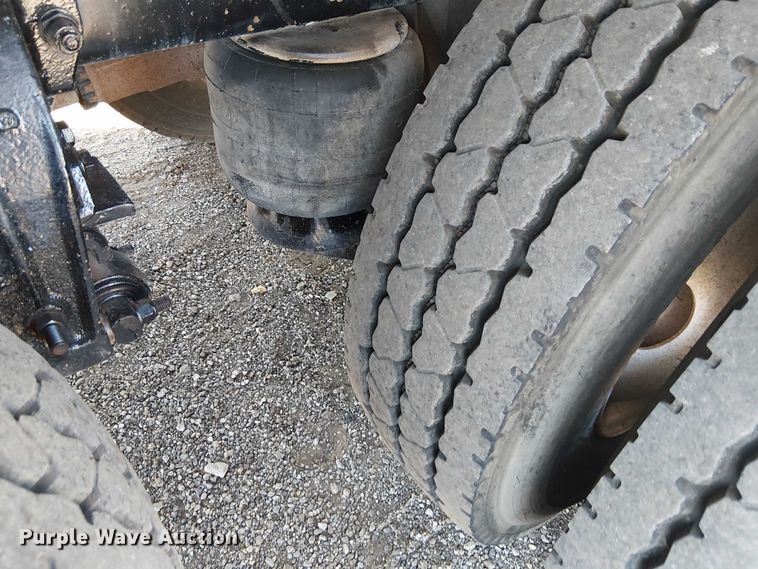 image for item NU9728 2008 Peterbilt 340 flatbed truck