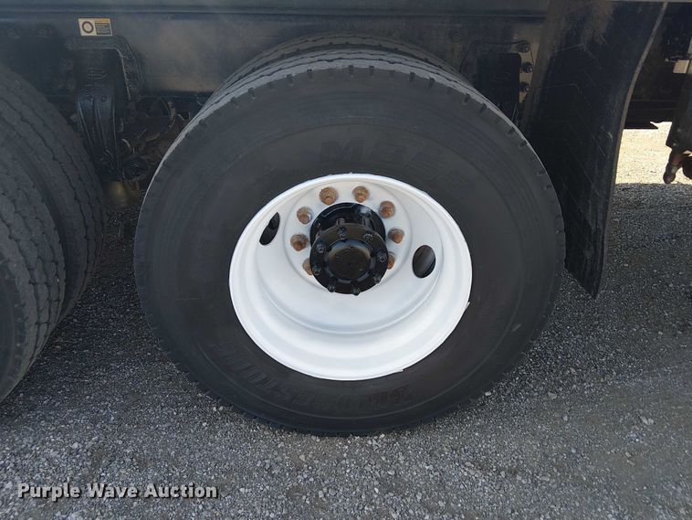 image for item NU9728 2008 Peterbilt 340 flatbed truck