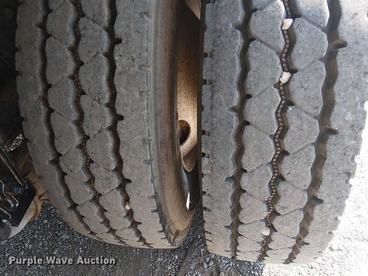 image for item NU9728 2008 Peterbilt 340 flatbed truck