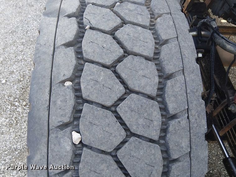 image for item NU9728 2008 Peterbilt 340 flatbed truck