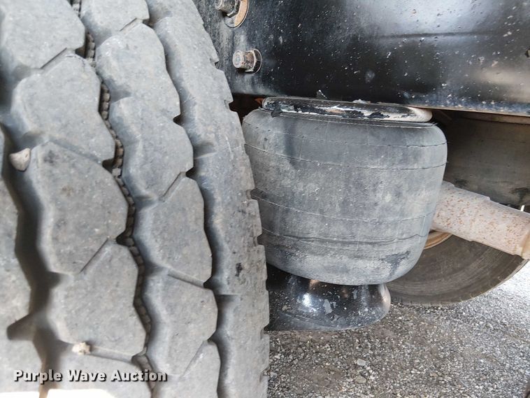 image for item NU9728 2008 Peterbilt 340 flatbed truck