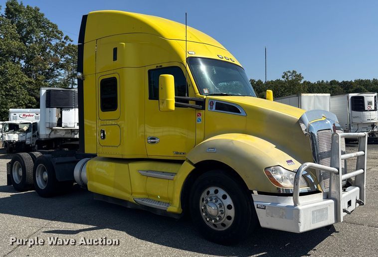 image for item YA0724 2015 Kenworth T680 semi truck