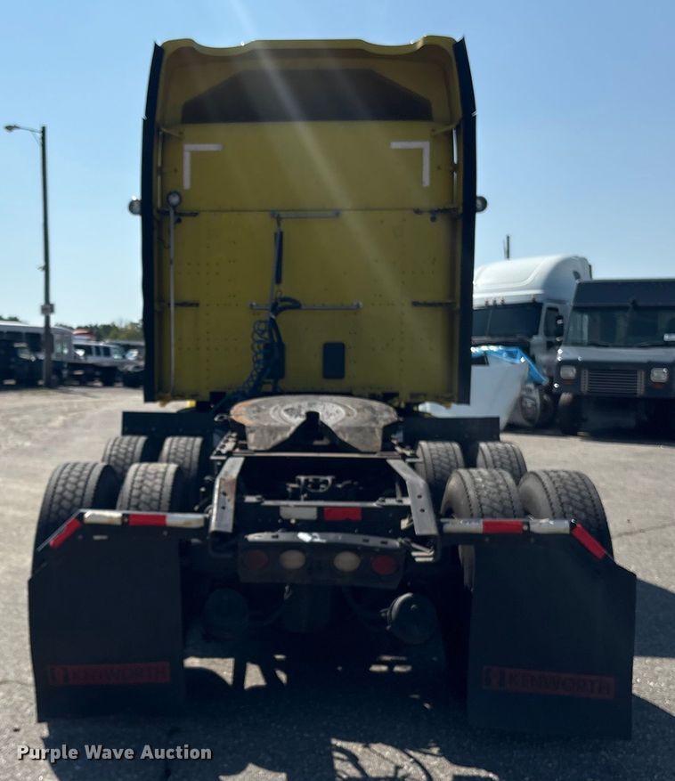 image for item YA0724 2015 Kenworth T680 semi truck