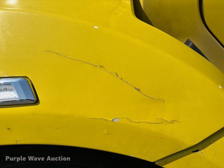 image for item YA0724 2015 Kenworth T680 semi truck