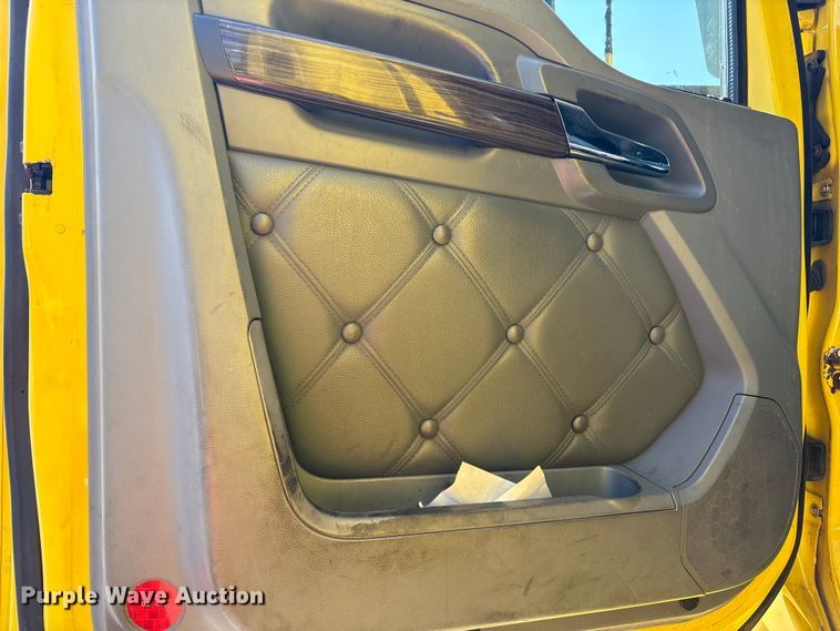 image for item YA0724 2015 Kenworth T680 semi truck