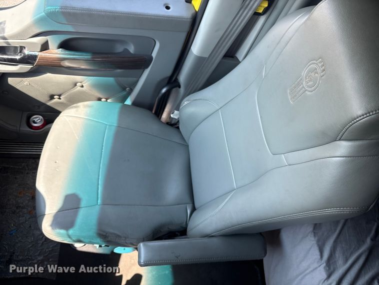 image for item YA0724 2015 Kenworth T680 semi truck