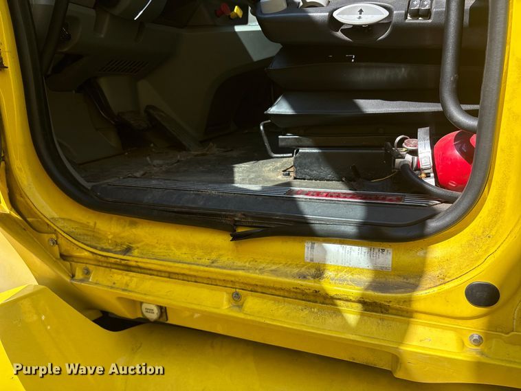 image for item YA0724 2015 Kenworth T680 semi truck