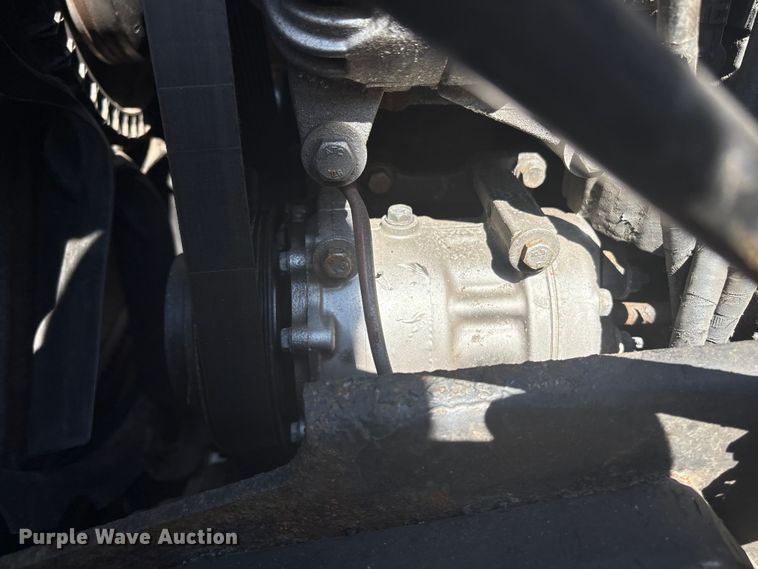 image for item YA0724 2015 Kenworth T680 semi truck