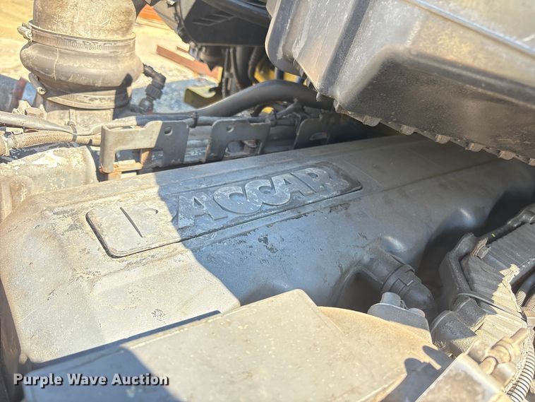 image for item YA0724 2015 Kenworth T680 semi truck