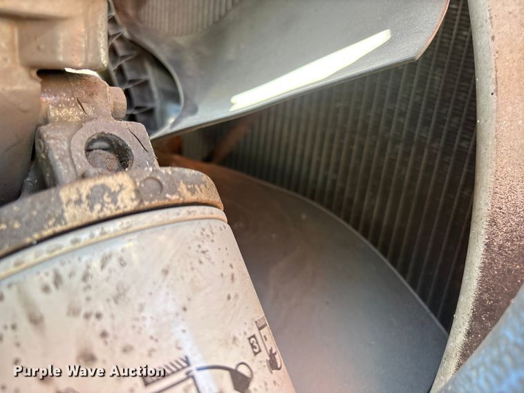 image for item YA0724 2015 Kenworth T680 semi truck