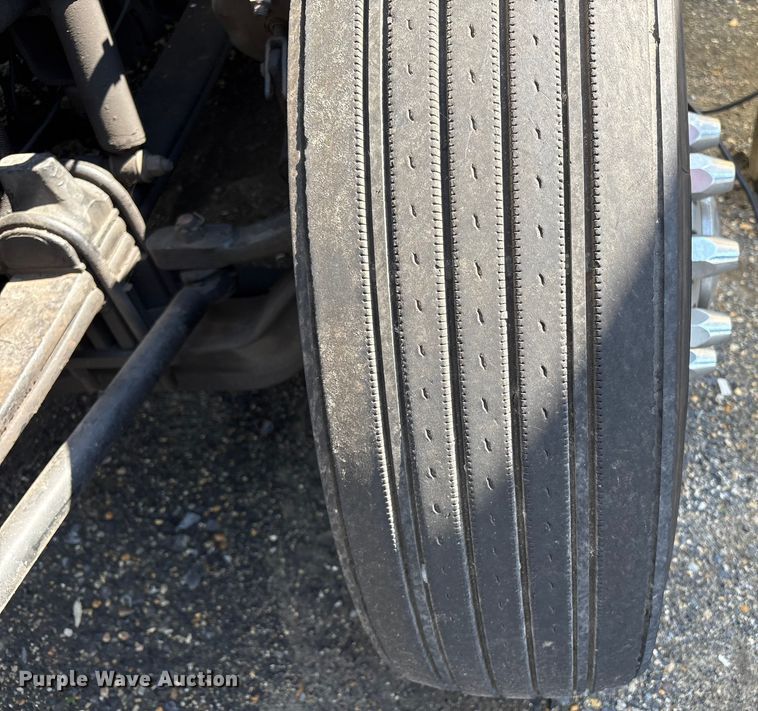 image for item YA0724 2015 Kenworth T680 semi truck