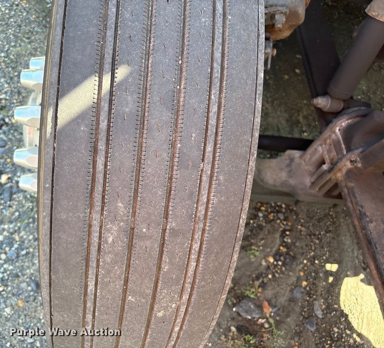 image for item YA0724 2015 Kenworth T680 semi truck