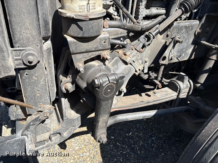 image for item YA0724 2015 Kenworth T680 semi truck