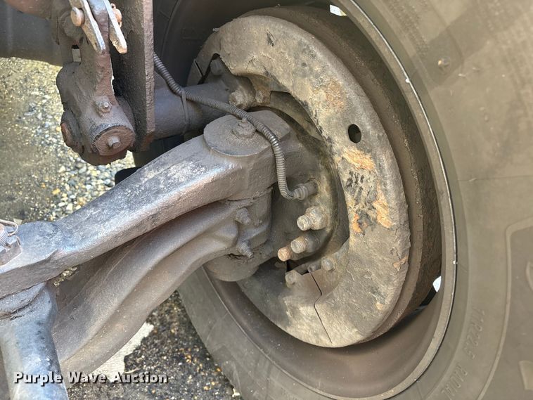 image for item YA0724 2015 Kenworth T680 semi truck