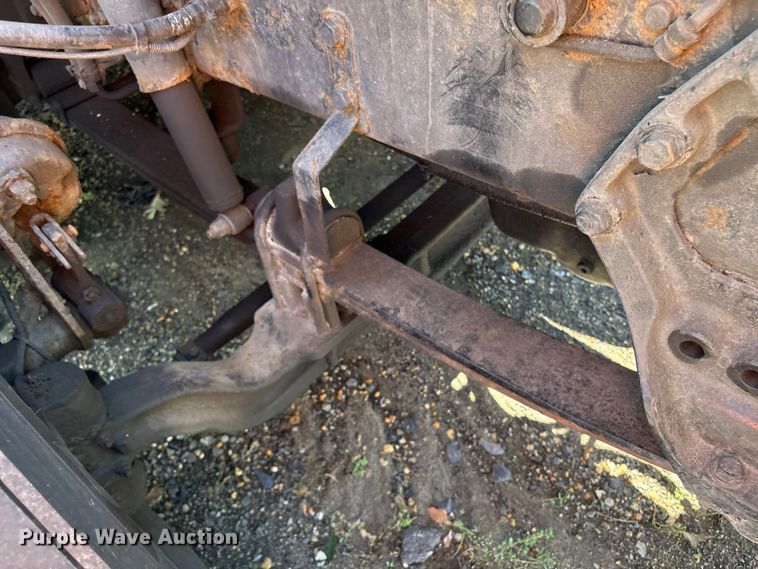 image for item YA0724 2015 Kenworth T680 semi truck