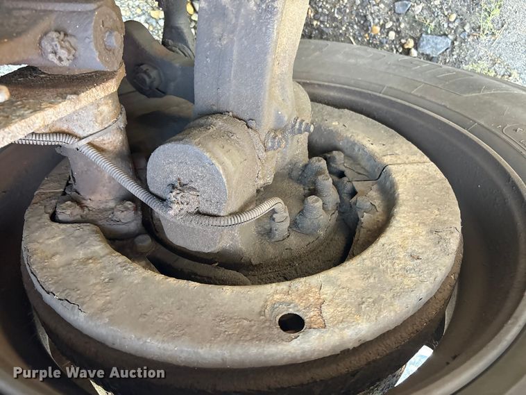 image for item YA0724 2015 Kenworth T680 semi truck