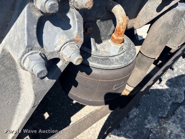 image for item YA0724 2015 Kenworth T680 semi truck