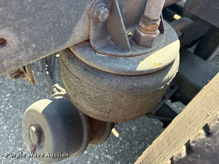 image for item YA0724 2015 Kenworth T680 semi truck