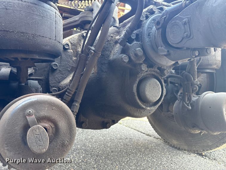 image for item YA0724 2015 Kenworth T680 semi truck