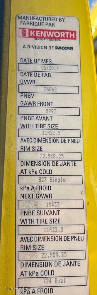 image for item YA0724 2015 Kenworth T680 semi truck