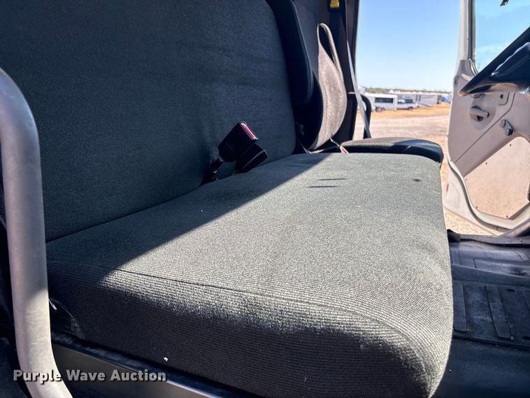 image for item YA0793 2019 Freightliner Business Class M2 box truck