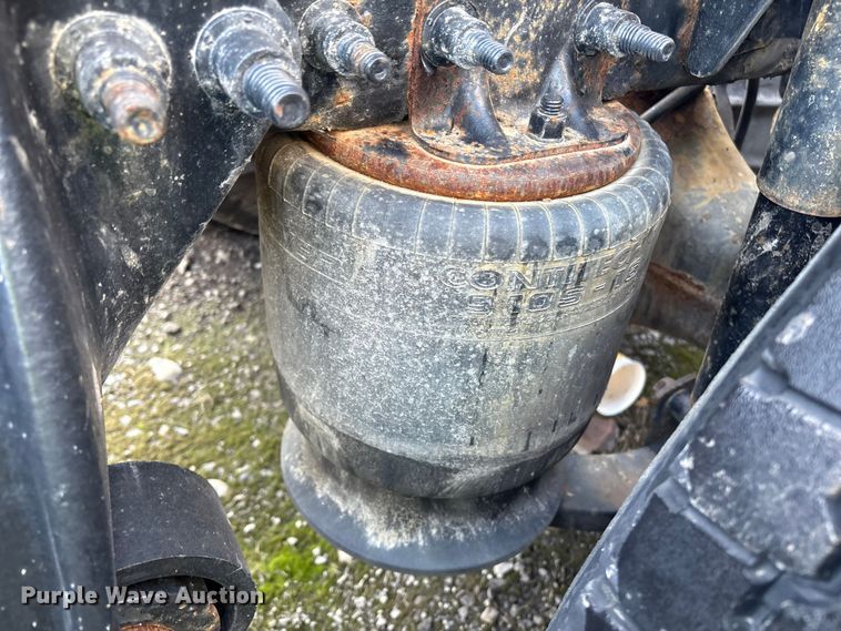 image for item YA0858 2015 Freightliner Cascadia semi truck